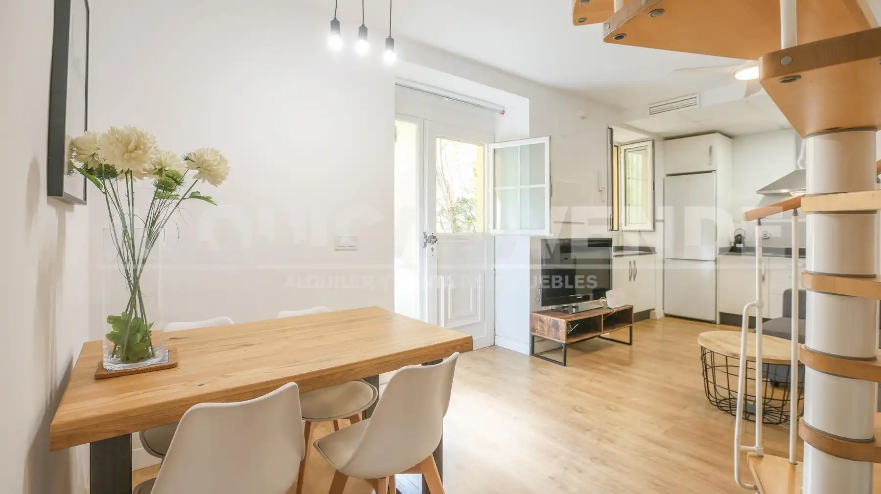 Sala de estar de Dúplex en venta en Sevilla con Aire acondicionado y Amueblado