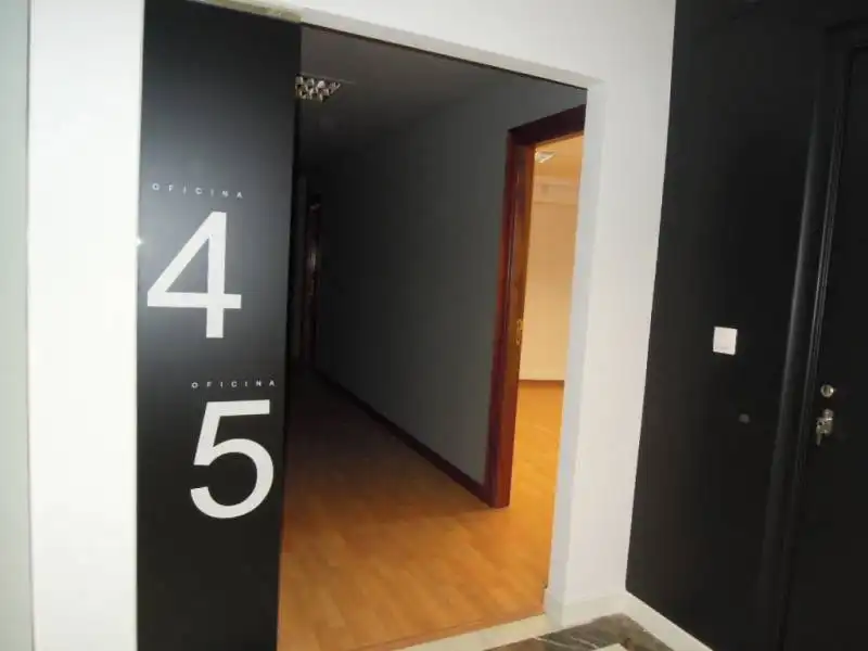Büro zur Miete in Valladolid mit Klimaanlage, Heizung und Möbliert