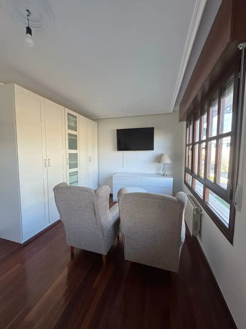 Dormitori de Casa adosada en venda en Polanco amb Calefacció, Jardí privat i Parquet
