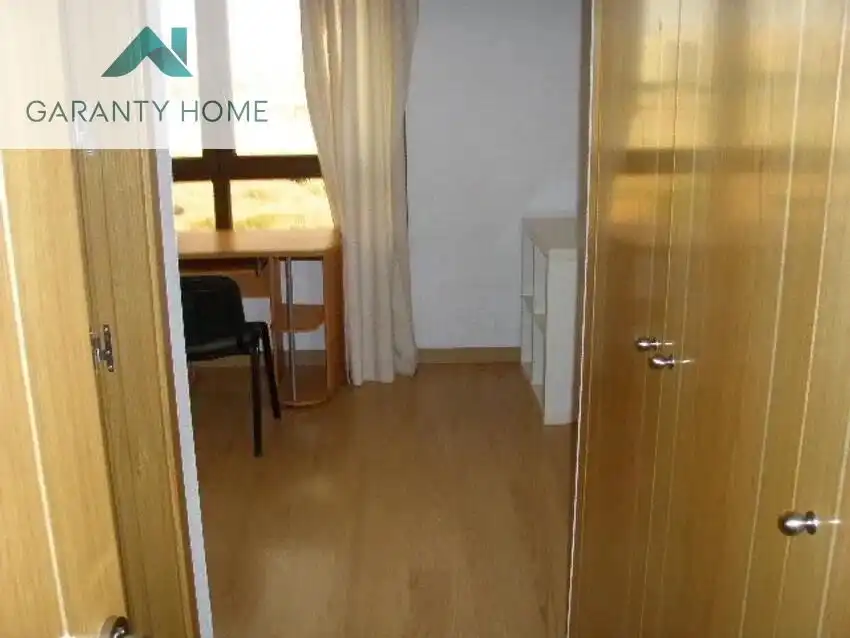 Habitación de Piso de alquiler en Málaga con Aire acondicionado, Calefacción y Jardín privado