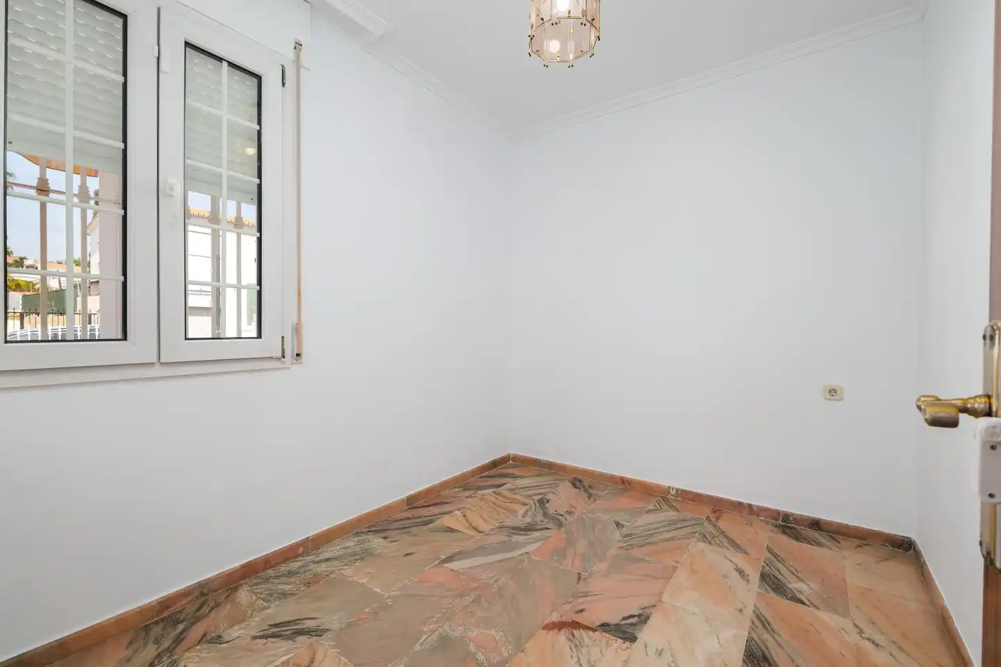 Dormitori de Casa o xalet en venda en Málaga amb Jardí privat, Terrassa i Piscina