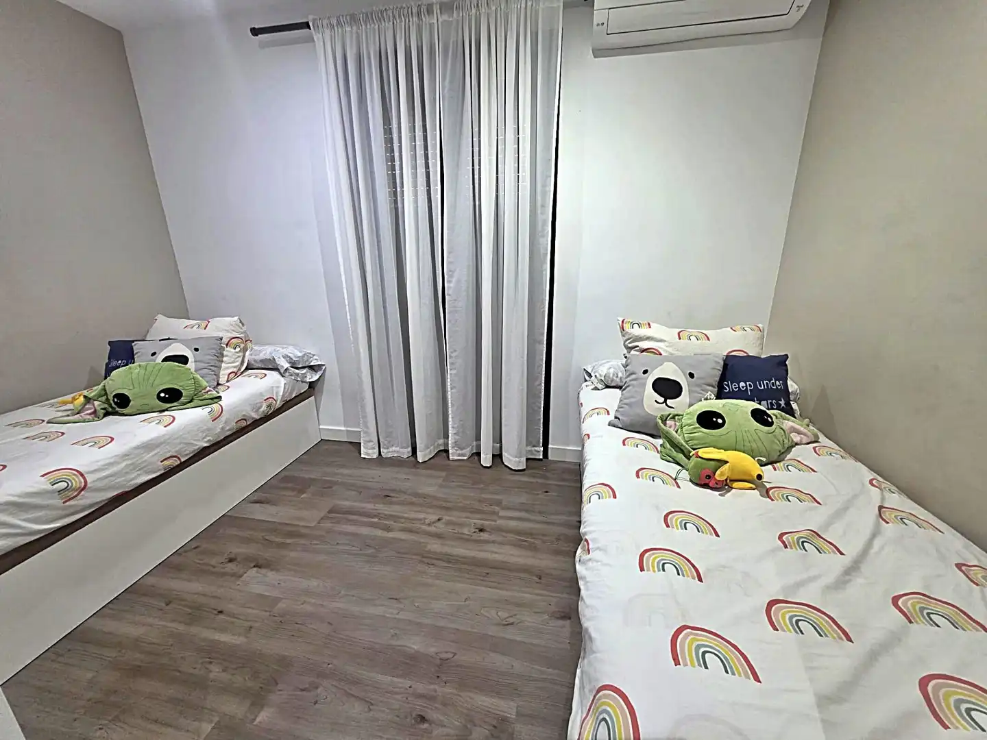Dormitori de Casa adosada en venda en Córdoba amb Aire condicionat, Terrassa i Traster