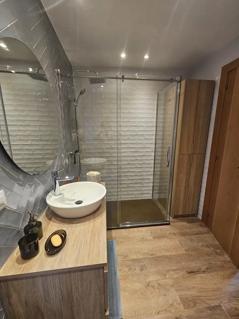 Badezimmer von Wohnung zur Miete in Salamanca mit Klimaanlage, Heizung und Abstellraum