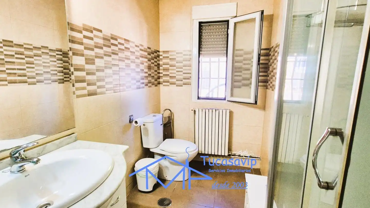 Baño de Casa o chalet en venta en Pelayos de la Presa con Calefacción, Terraza y Trastero