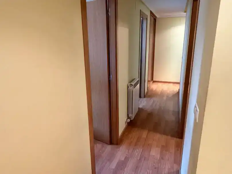 Piso en venta en Villamayor con Balcón