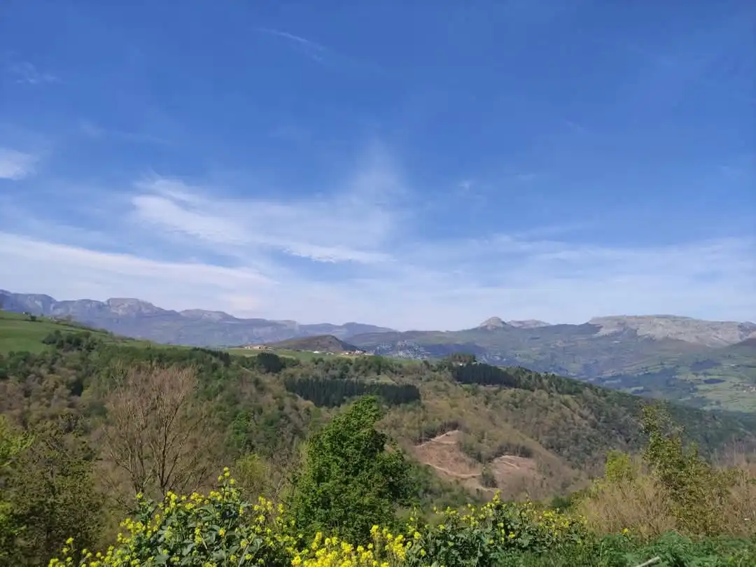 Vista exterior de Casa o chalet en venta en Soba con Jardín privado, Terraza y Balcón