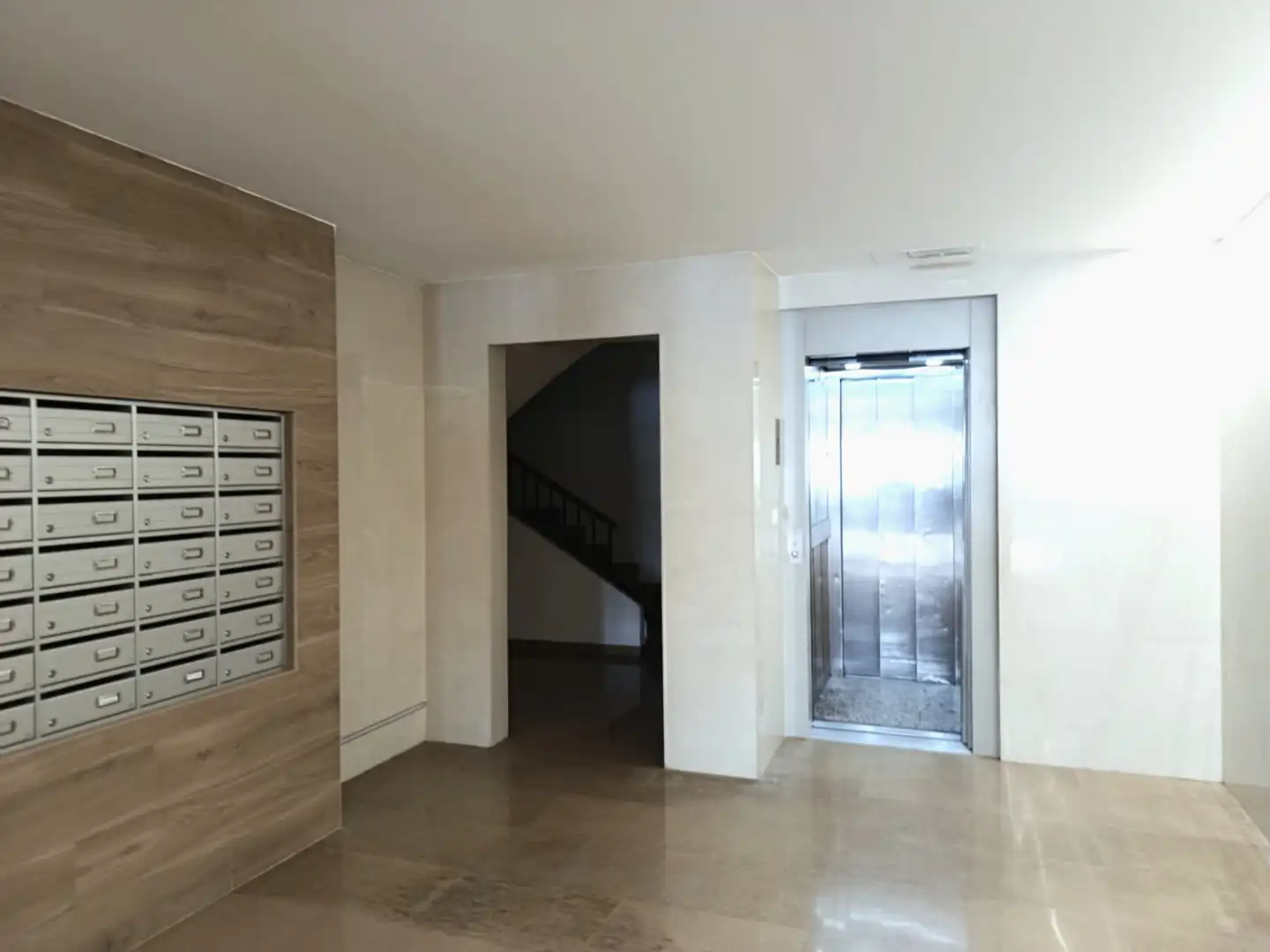 Piso en venta en Valencia con Balcón y Alarma