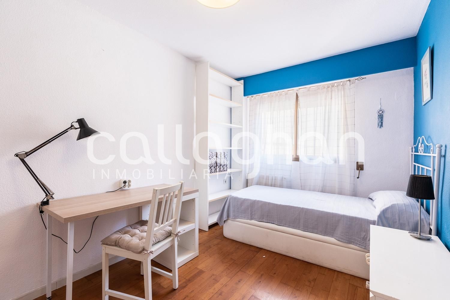 Habitación de Piso de alquiler en  Valencia Capital con Parquet, Terraza y Balcón