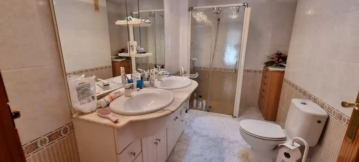 Bathroom of Flat for rent in Águilas  with Furnished and Balcony