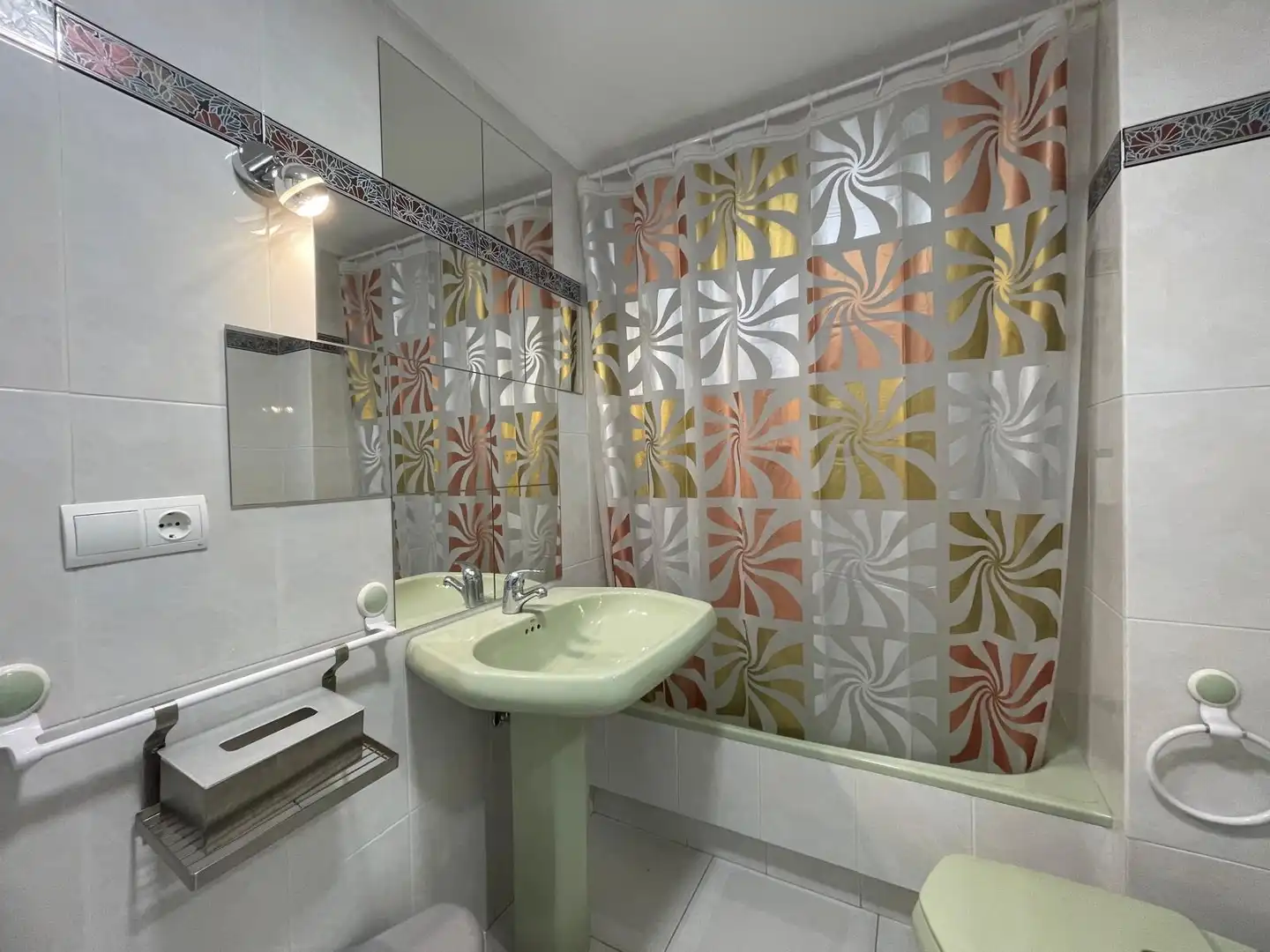 Bathroom of Flat for rent in Ponferrada  with Heating, Terrace and Storage room