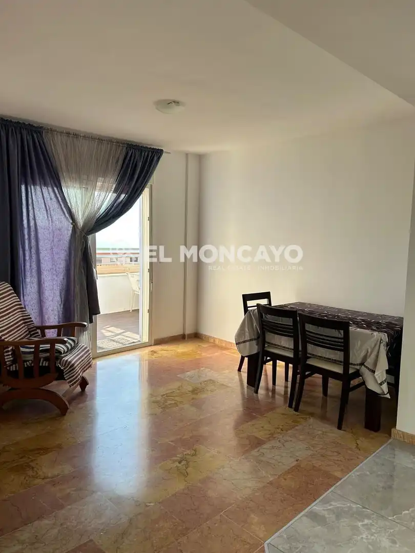 Sala de estar de Ático en venta en Torrevieja con Calefacción, Terraza y Trastero
