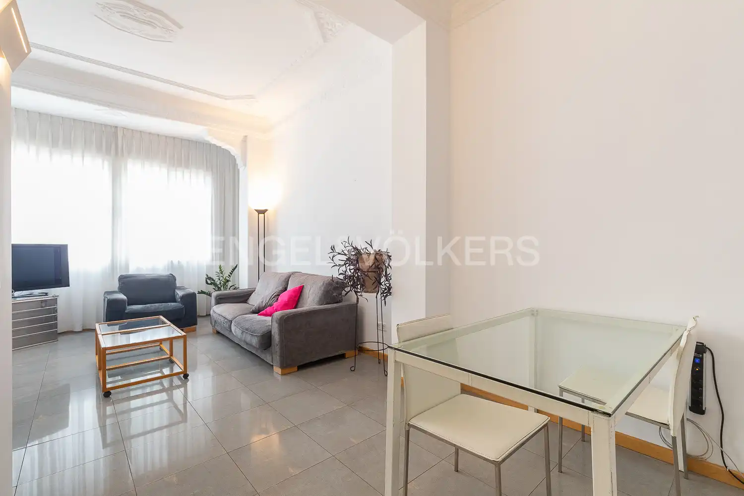 Living room of Flat for sale in Valencia  with Air Conditioner, Heating and Furnished