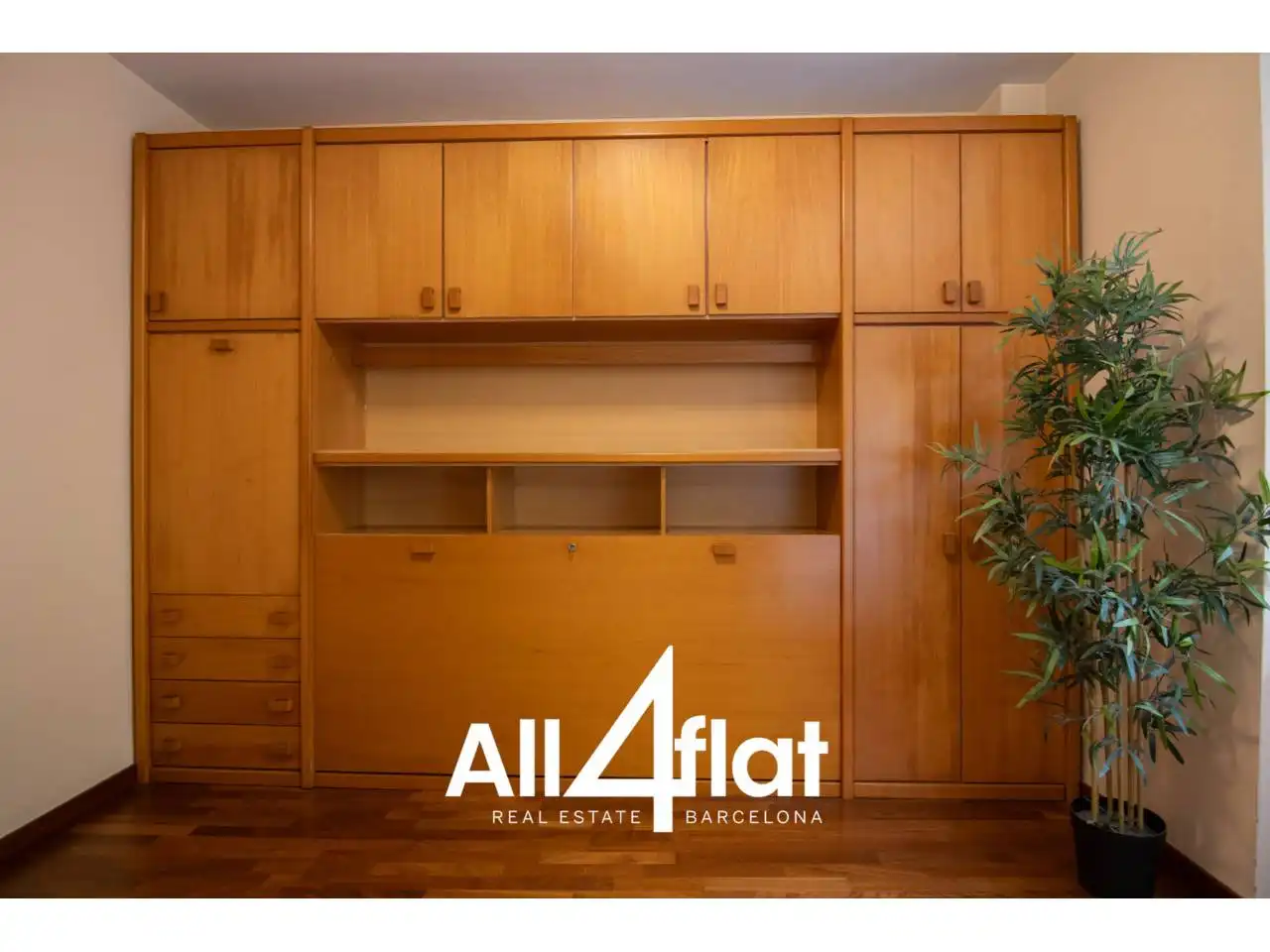 Habitación de Piso de alquiler en Barcelona con Parquet y Balcón