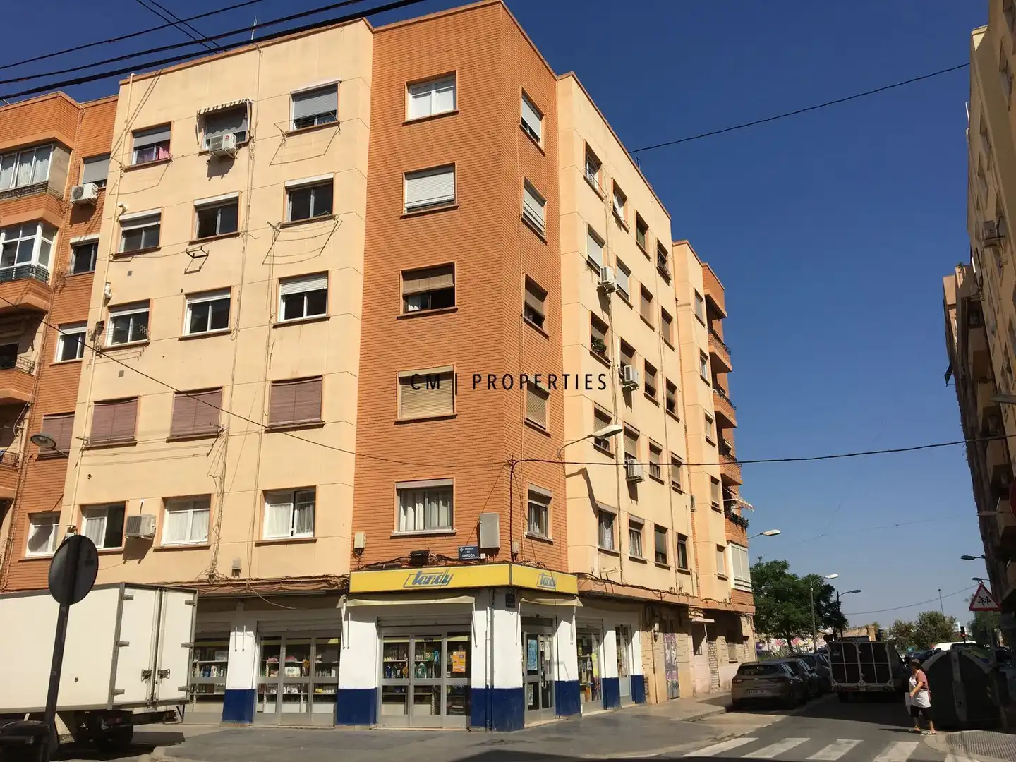 Vista exterior de Pis en venda en Valencia amb Moblat i Forn