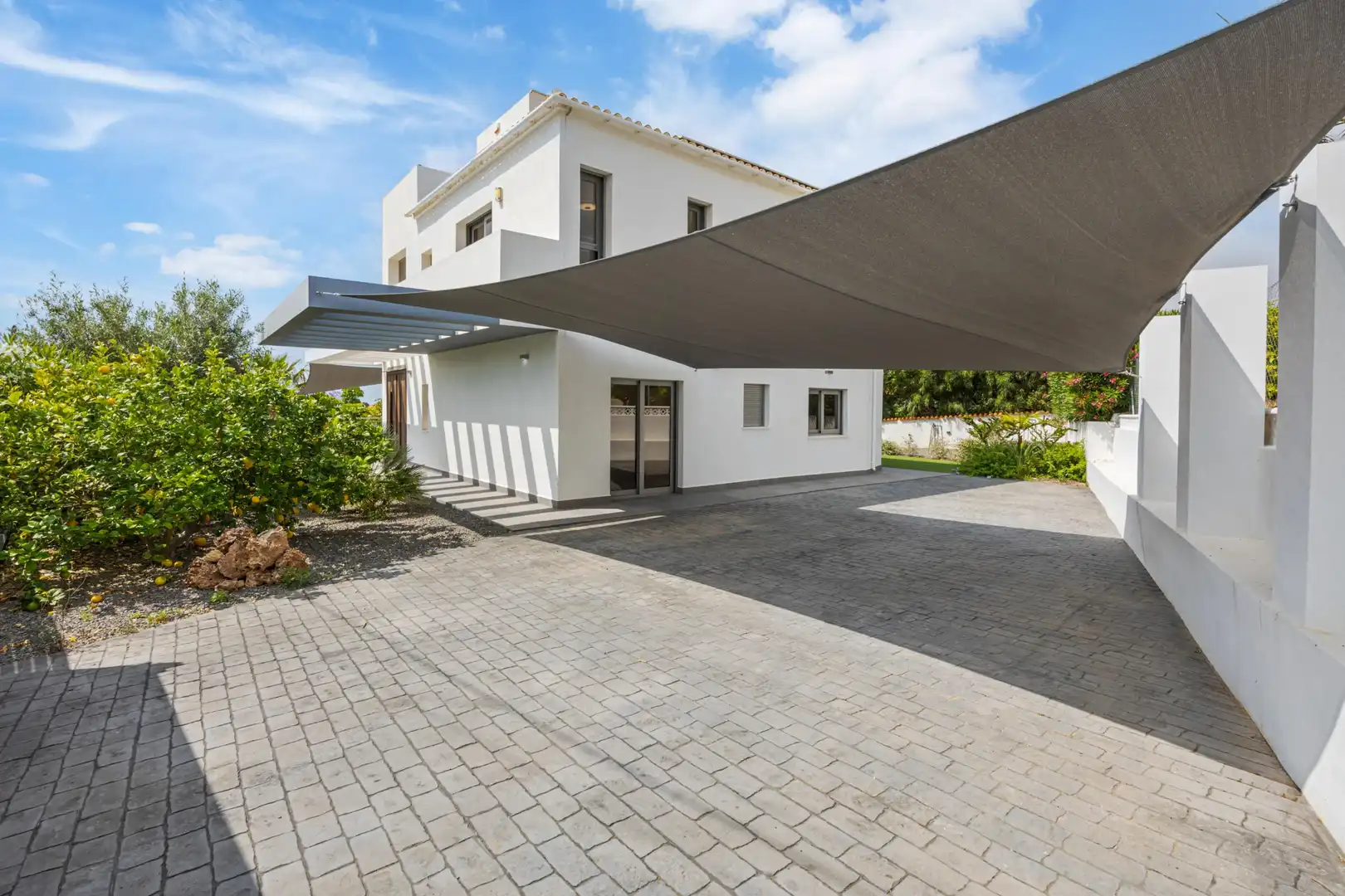 Vista exterior de Casa o chalet en venta en La Nucia con Aire acondicionado, Jardín privado y Terraza