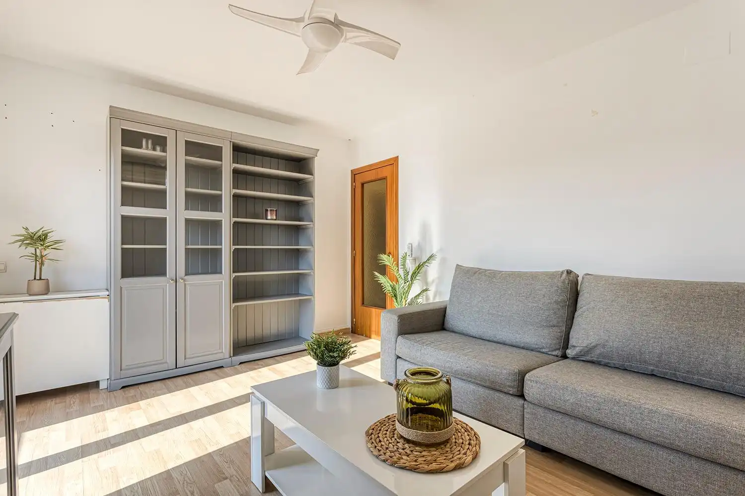 Wohnzimmer von Wohnung zum Verkauf in Sant Martí de Tous mit Terrasse, Abstellraum und Balkon