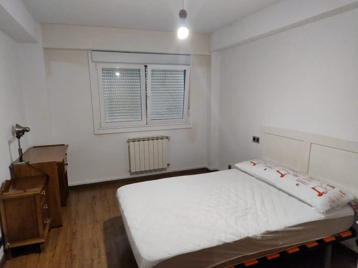 Habitación de Piso de alquiler en Santiago de Compostela  con Calefacción, Amueblado y Horno