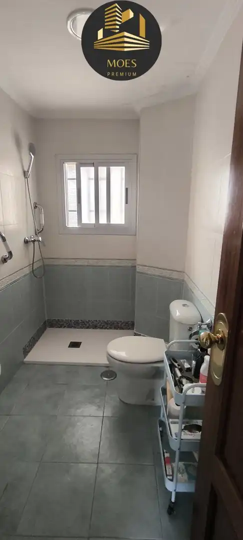 Badezimmer von Wohnung zum Verkauf in Linares mit Klimaanlage, Heizung und Terrasse