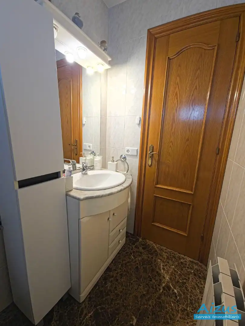 Bany de Casa o xalet en venda en Cerdanyola del Vallès amb Aire condicionat, Calefacció i Jardí privat