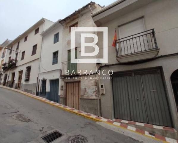 Casa-chalet en Venta en Calle Pascual Leyva en Castillo de Locubín