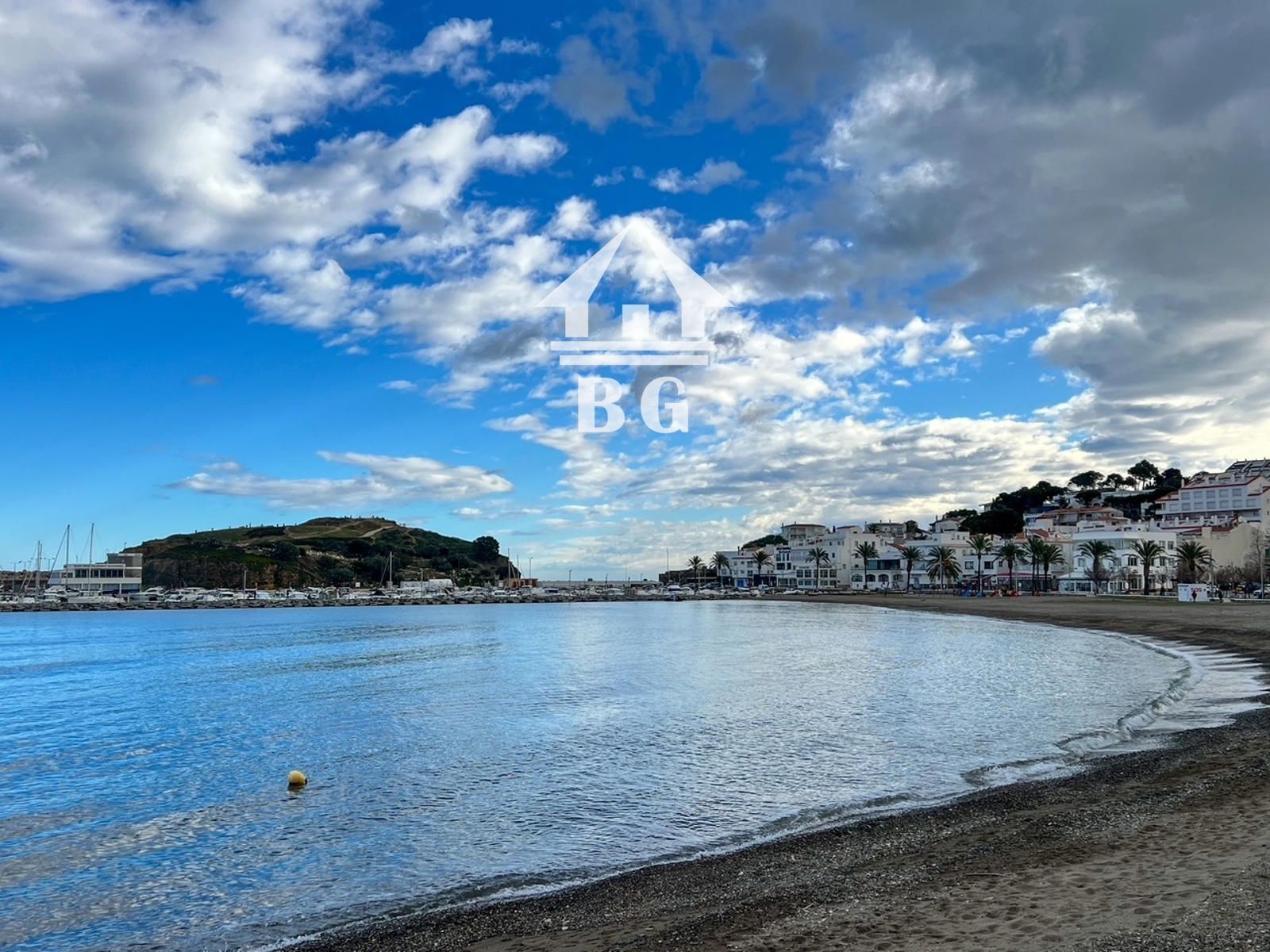 Vista exterior de Casa adosada en venda en Llançà amb Aire condicionat, Calefacció i Jardí privat