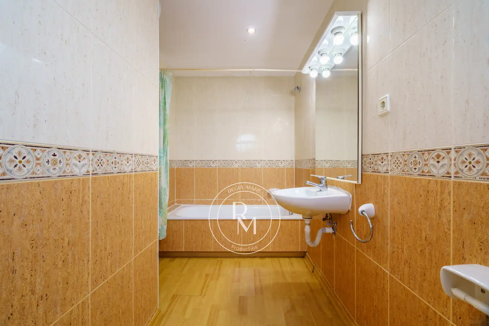Baño de Piso en venta en El Vendrell con Aire acondicionado, Calefacción y Jardín privado