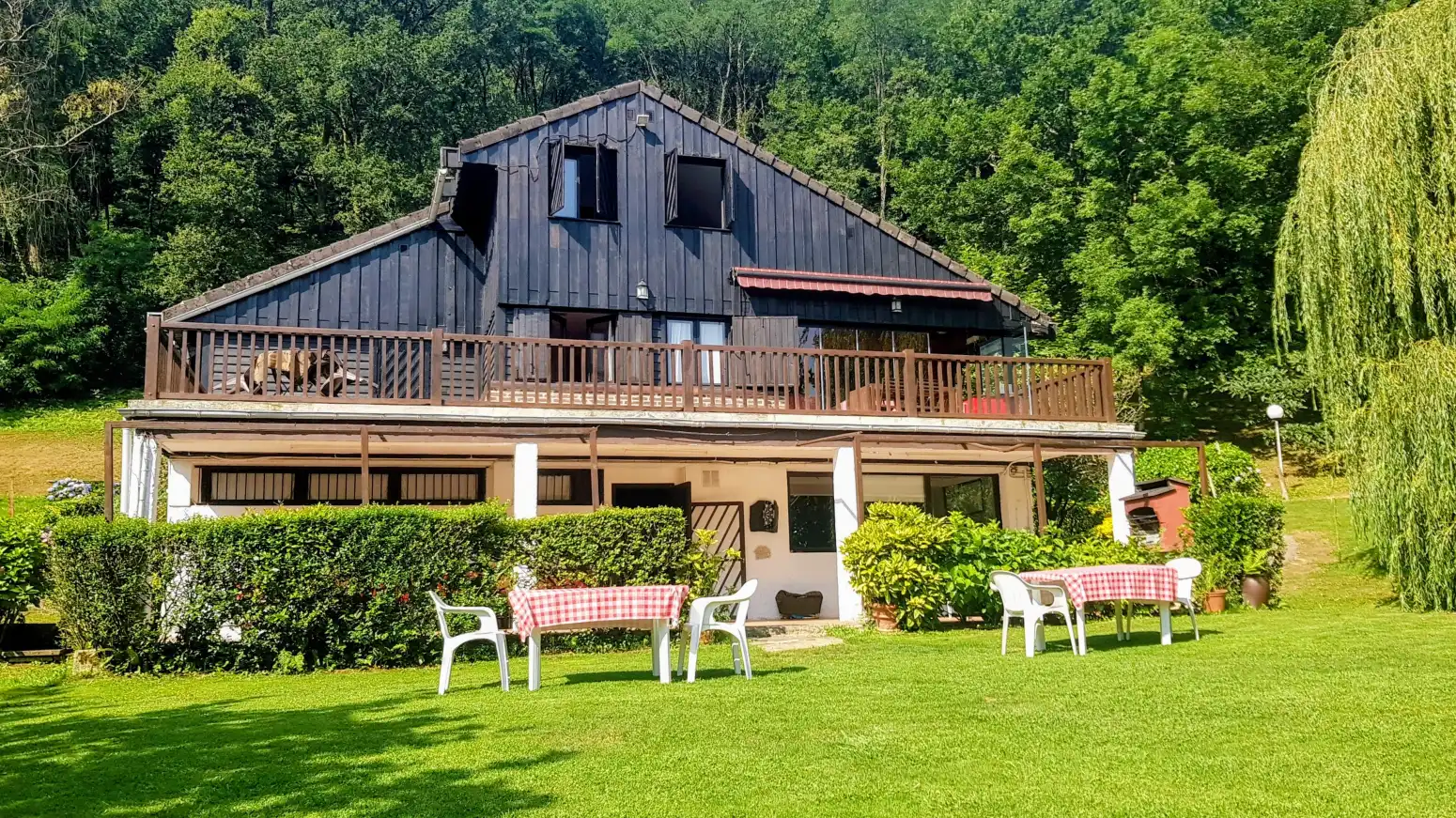 Vista exterior de Casa o xalet en venda en Hernani amb Calefacció, Jardí privat i Piscina