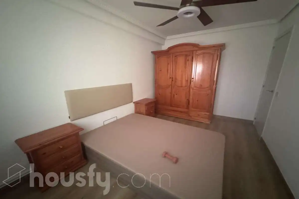Habitación de Piso de alquiler en Móstoles con Parquet y Amueblado