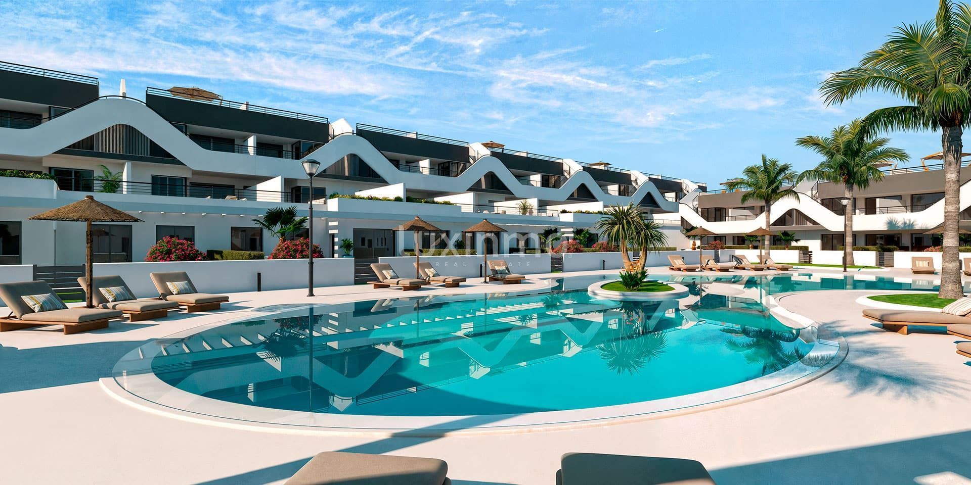 Vista exterior de Àtic en venda en L'Alfàs del Pi amb Aire condicionat, Calefacció i Piscina comunitària
