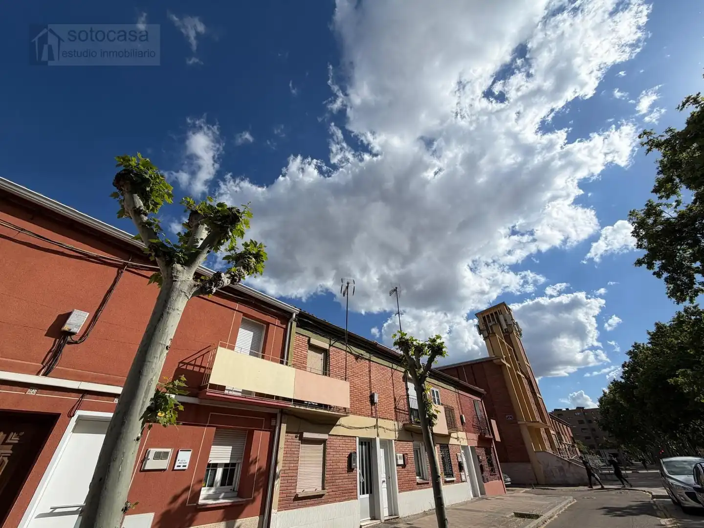 Vista exterior de Casa adosada en venta en Valladolid con Calefacción