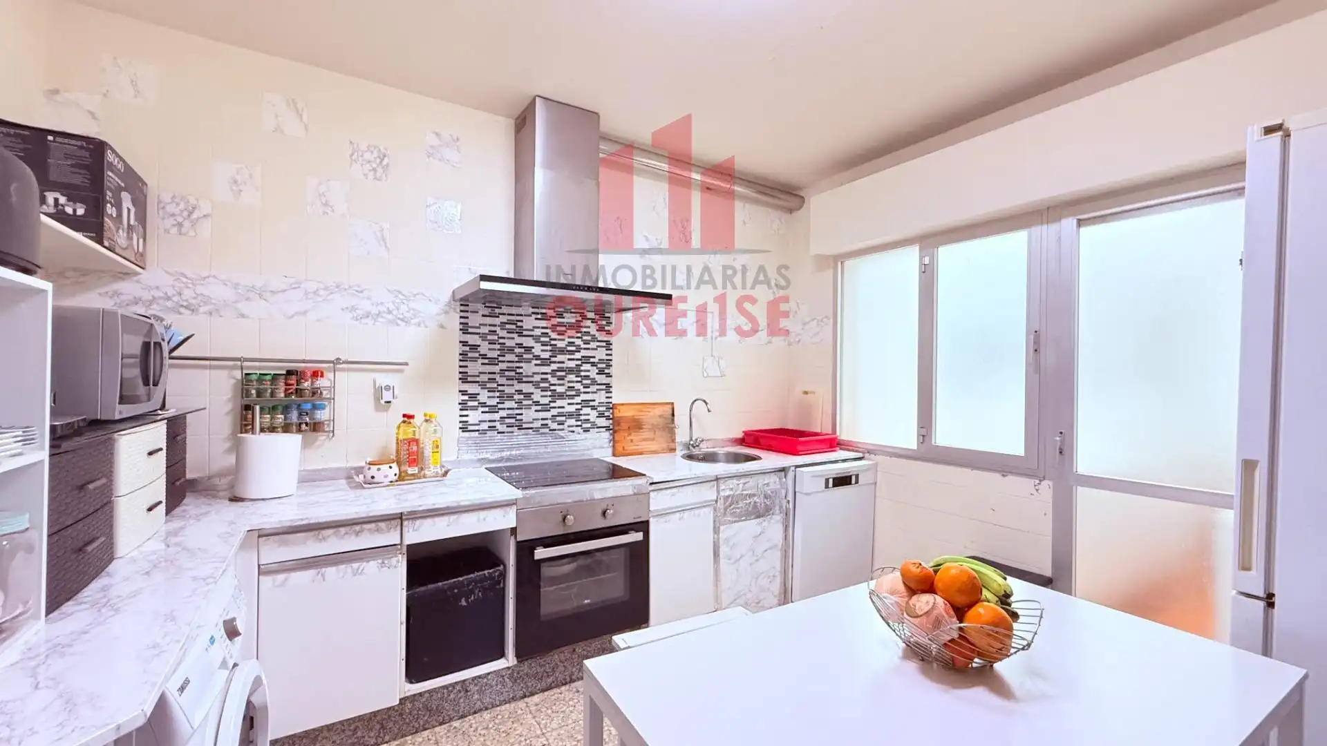Kitchen of Flat for sale in Ourense Capital   with Heating, Storage room and Furnished