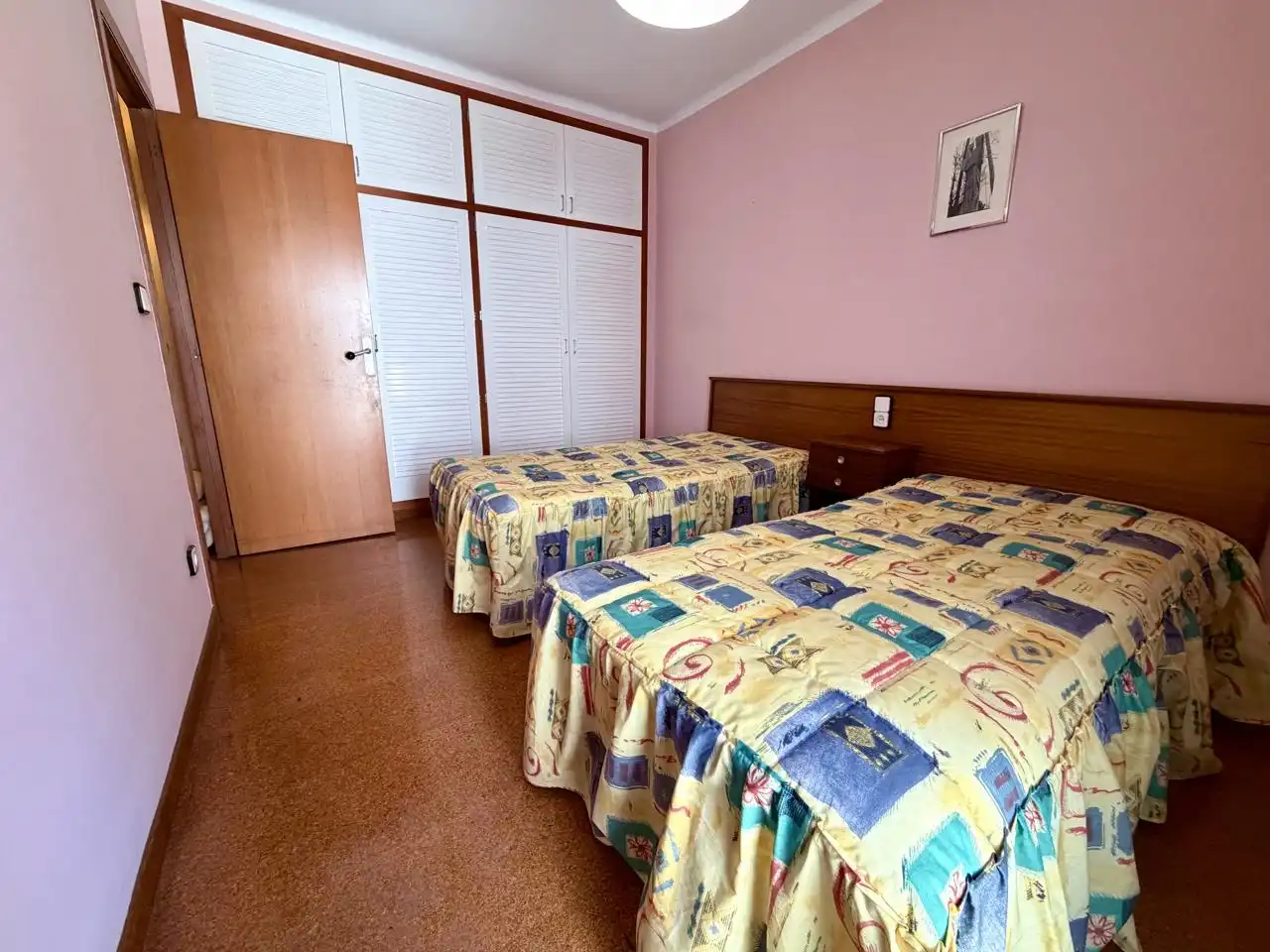 Dormitori de Dúplex de lloguer en Girona amb Aire condicionat, Calefacció i Terrassa