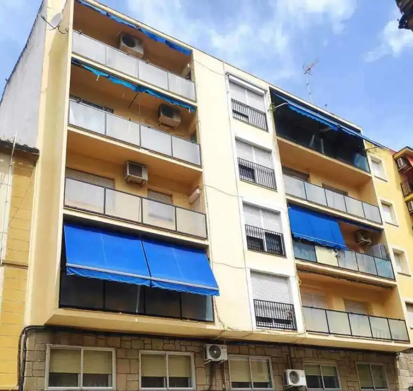 Vista exterior de Piso en venta en Plasencia