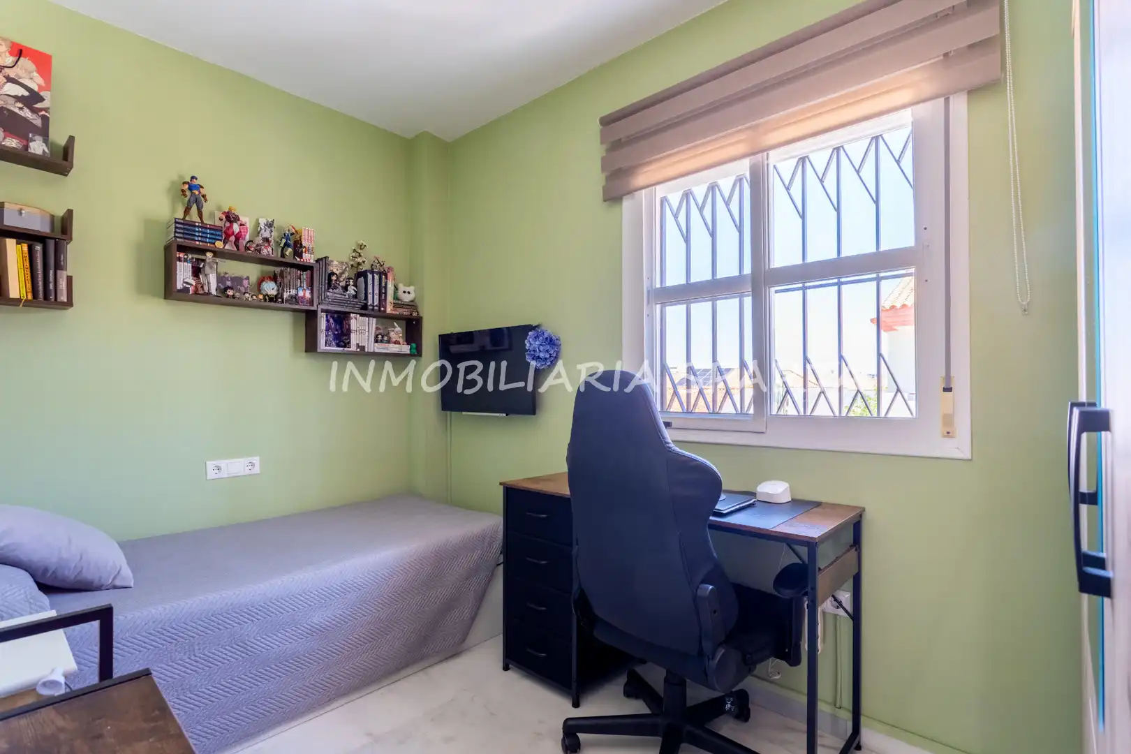 Habitación de Casa adosada en venta en Villanueva del Ariscal con Aire acondicionado, Calefacción y Jardín privado