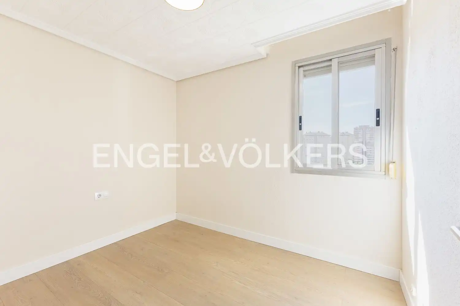 Habitación de Piso de alquiler en Valencia con Aire acondicionado y Calefacción