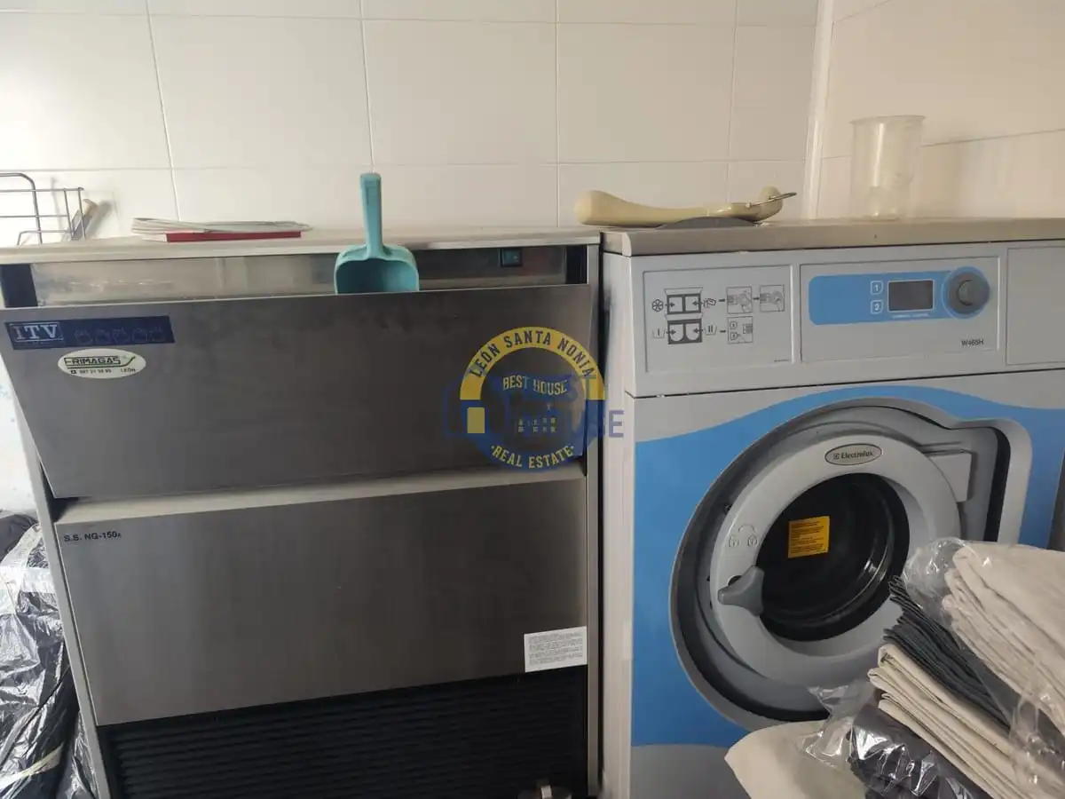 Commercial properties for sale in Villamañán  with Air Conditioner, Parquet flooring and Terrace