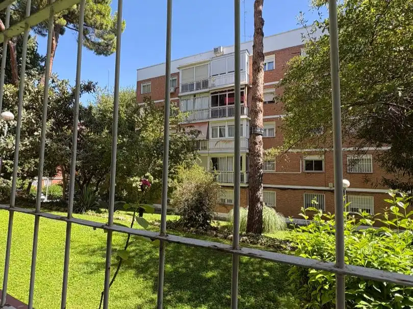 Exterior view of Flat for sale in Fuencarral - El Pardo