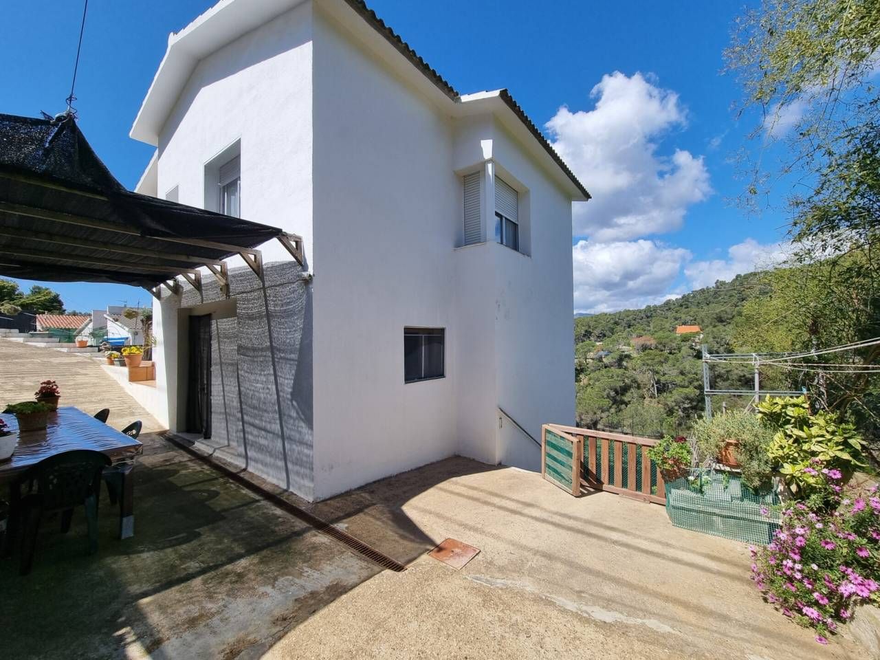 Vista exterior de Casa o xalet en venda en Santa Susanna amb Aire condicionat, Calefacció i Jardí privat