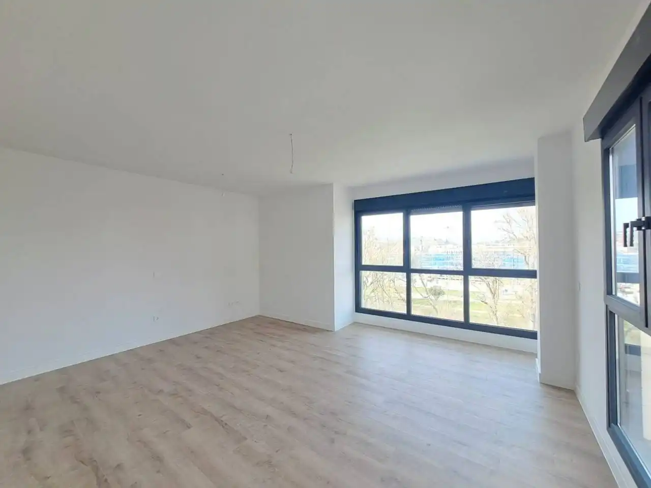 Dormitori de Pis en venda en Burgos amb Calefacció, Parquet i Terrassa