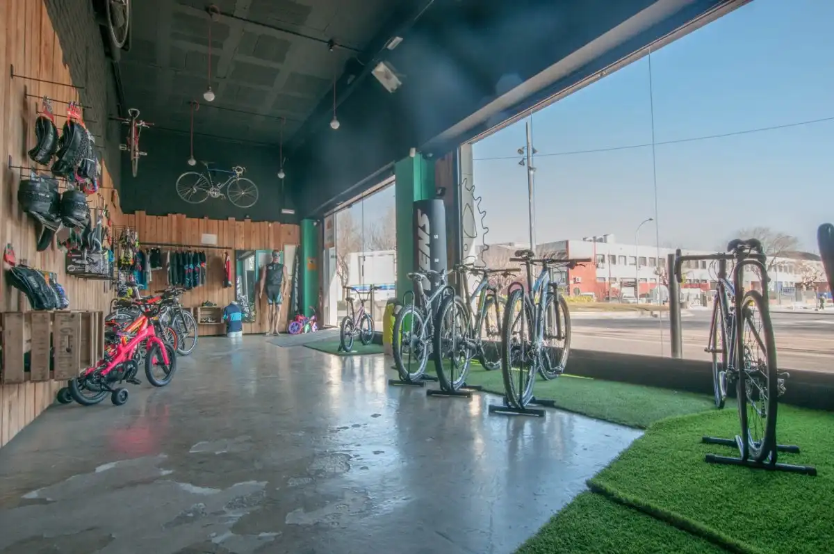Local comercial de lloguer a Zona Industrial, imagen 3