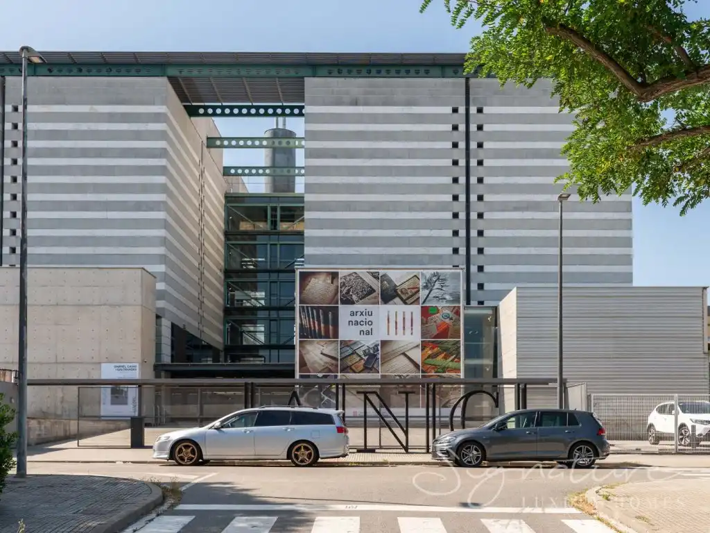 Vista exterior de Casa o xalet en venda en Sant Cugat del Vallès amb Aire condicionat, Calefacció i Jardí privat