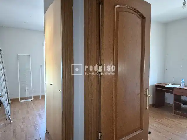 Dormitori de Casa o xalet en venda en Yeles amb Jardí privat