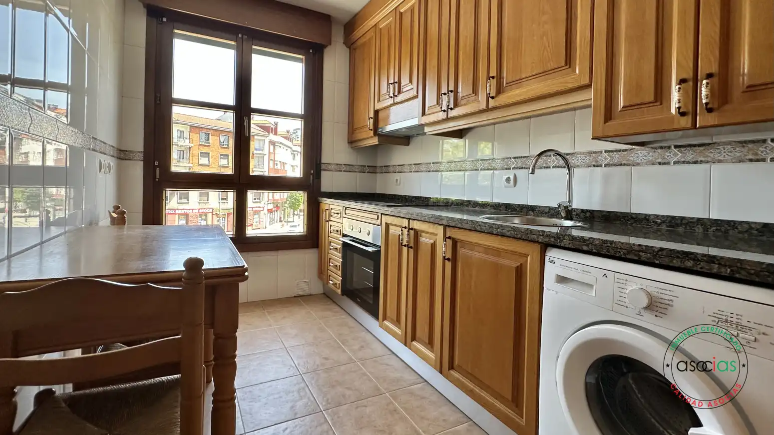 Cocina de Piso en venta en Gijón  con Calefacción