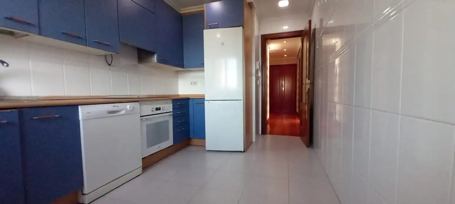 Küche von Wohnung zum Verkauf in  Logroño mit Klimaanlage, Heizung und Privatgarten