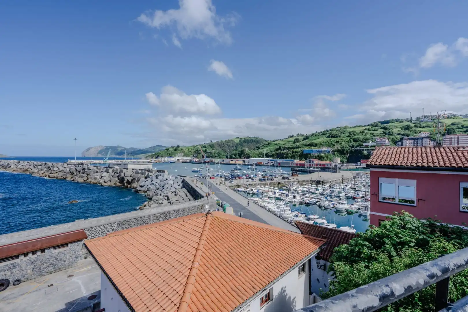 Vista exterior de Pis en venda en Bermeo amb Calefacció i Balcó