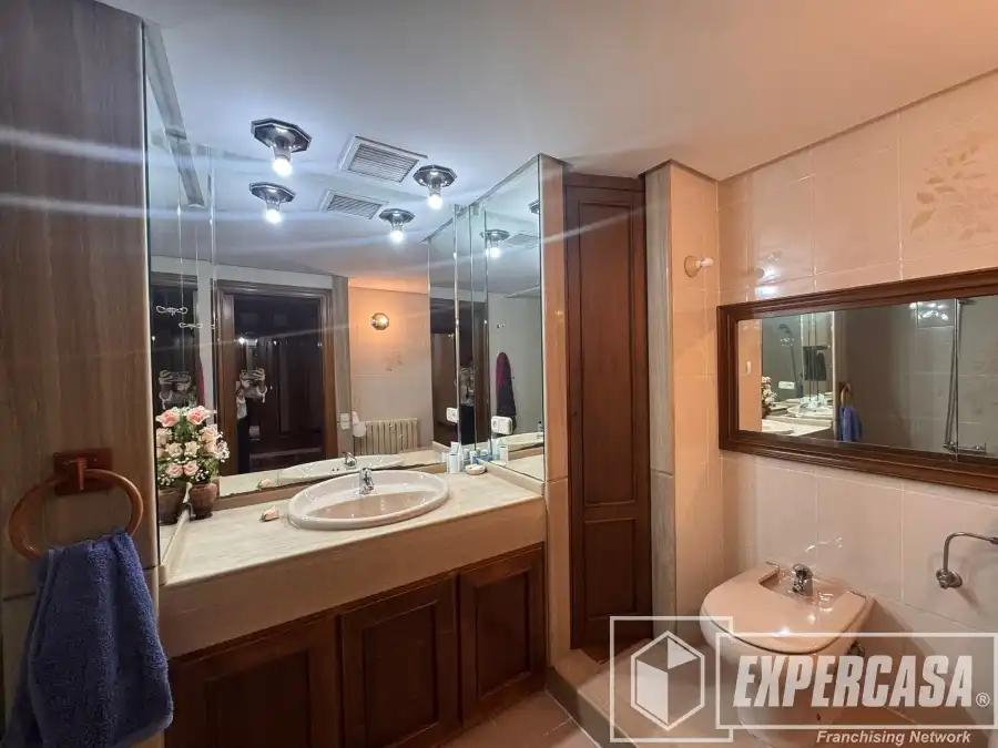 Baño de Casa o chalet en venta en Burjassot con Aire acondicionado, Calefacción y Terraza