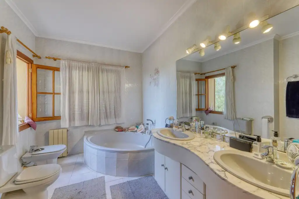 Bathroom of Houses for sale in Calvià  with Air Conditioner, Private garden and Terrace