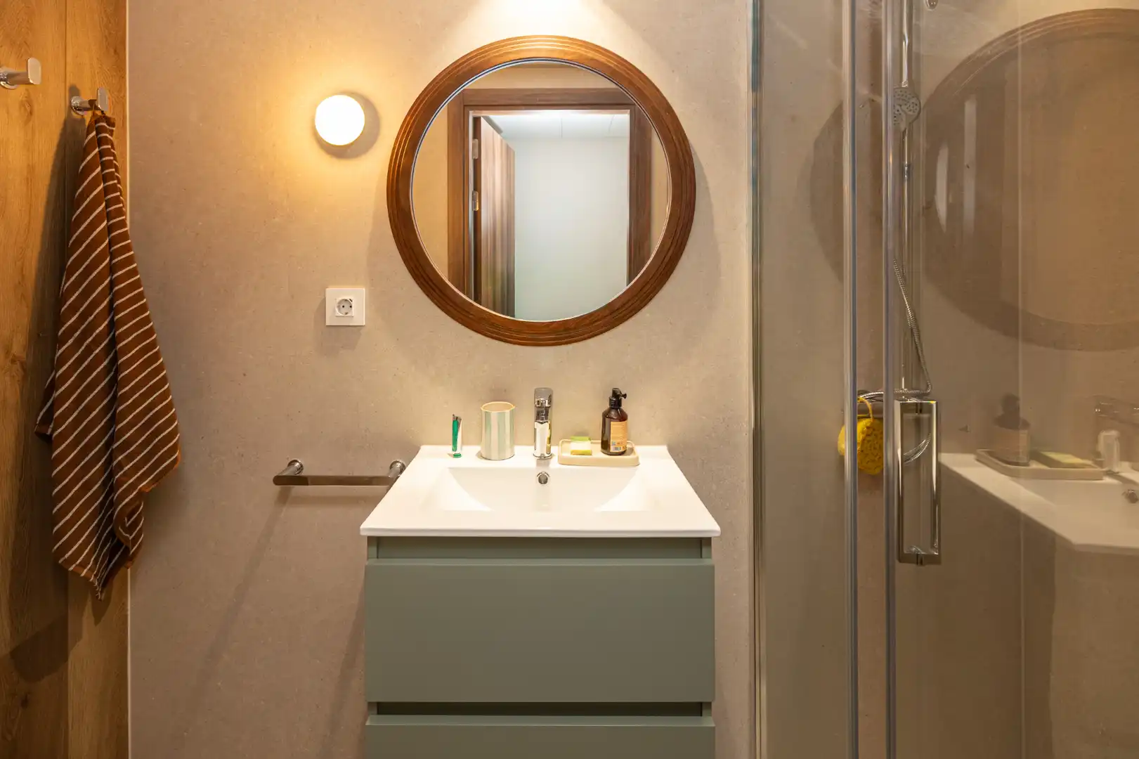 Badezimmer von Wohnung zur Miete in Barcelona mit Klimaanlage, Heizung und Möbliert
