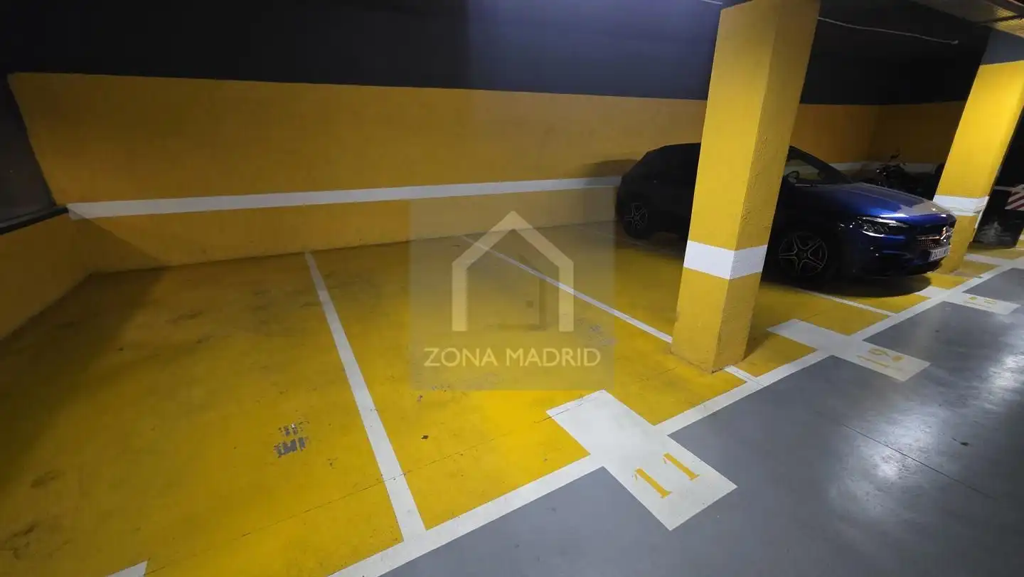 Parking for sale in Calle de Alonso Heredia, imagen 3