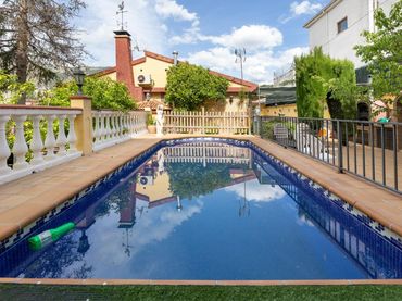 Villa con piscina in vendita a Alfacar